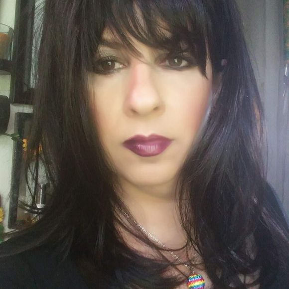 Meet your Posher, Lisa - Picture 1 of 1